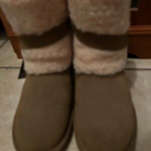 BearPaw Tan and Cream Winter Boots/No Box Never Worn